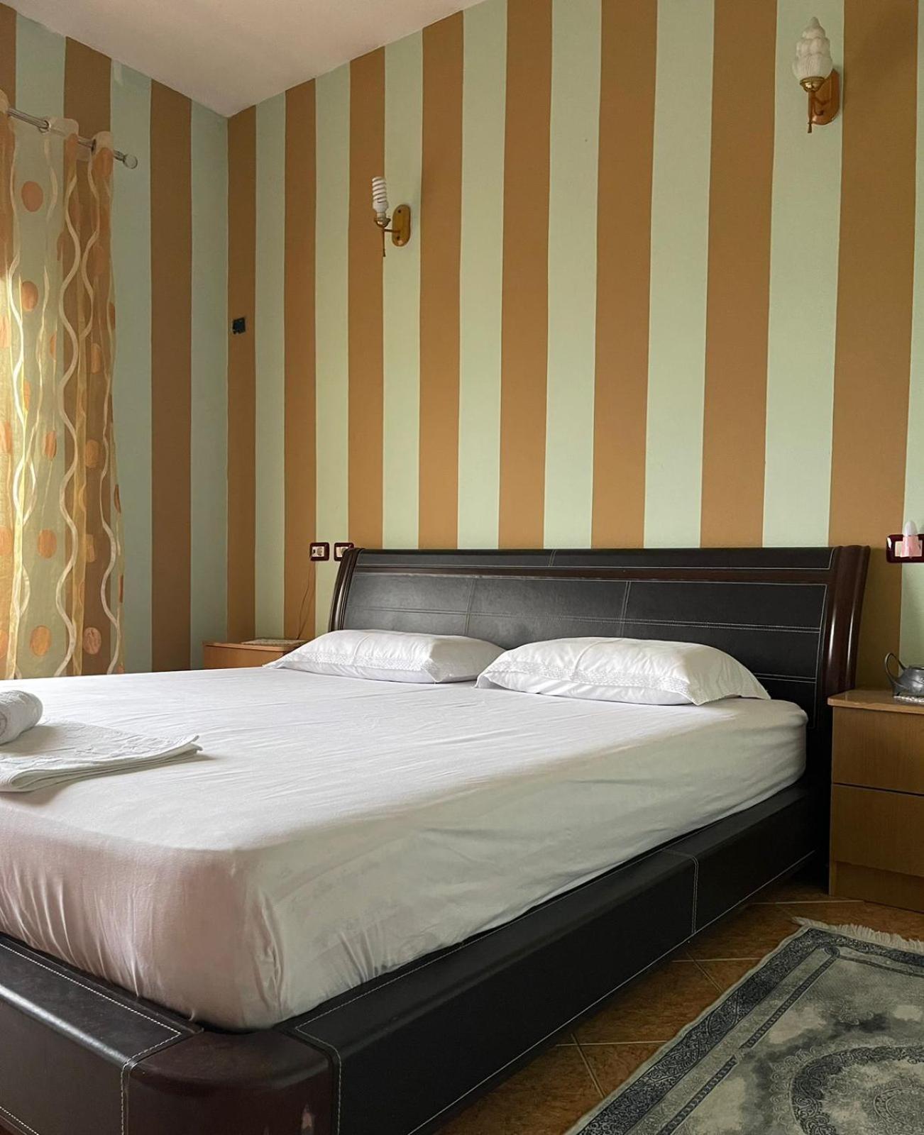 Guest House Lengo Gjirokaster Bagian luar foto