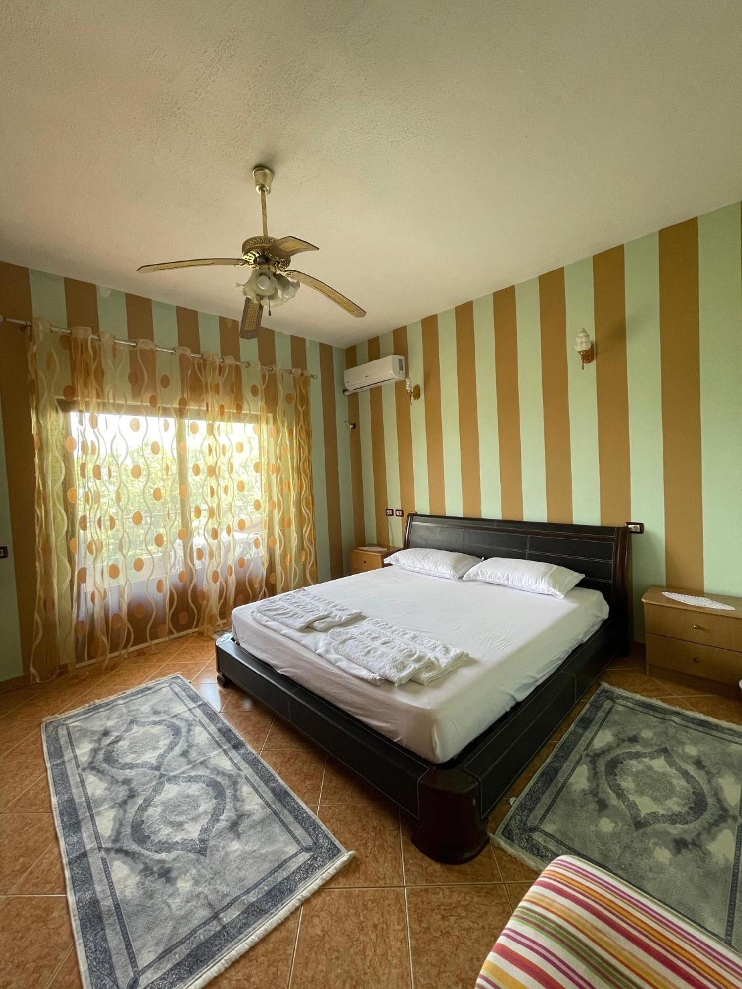 Guest House Lengo Gjirokaster Bagian luar foto