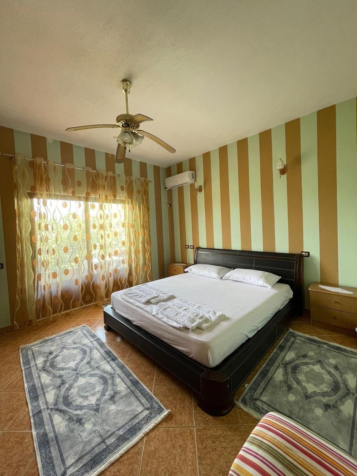 Guest House Lengo Gjirokaster Bagian luar foto