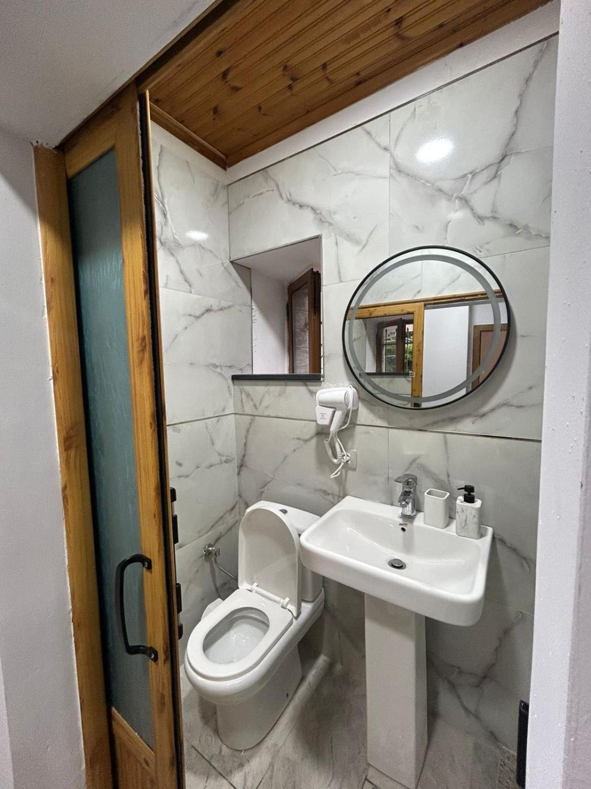 Guest House Lengo Gjirokaster Bagian luar foto